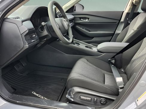 New 2025 Honda Accord SE image 9