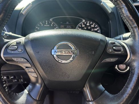 Used 2018 Nissan Pathfinder Platinum image 8