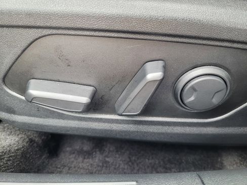 Certified 2025 Hyundai Elantra Limited image 21