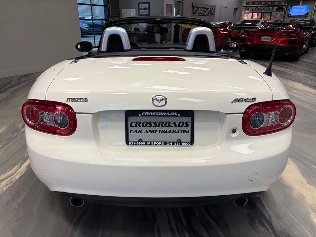 Used 2009 MAZDA MX-5 Miata Touring w/ Suspension Pkg RWD image 26