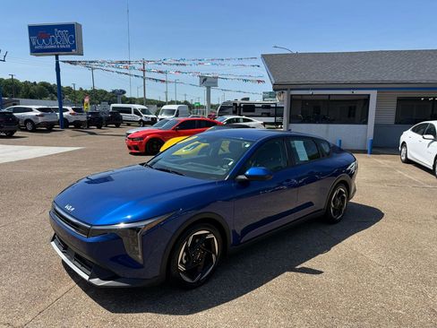 Used 2025 Kia K4 EX FWD image 3