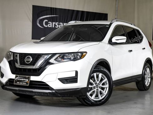 Used 2018 Nissan Rogue SV image 4