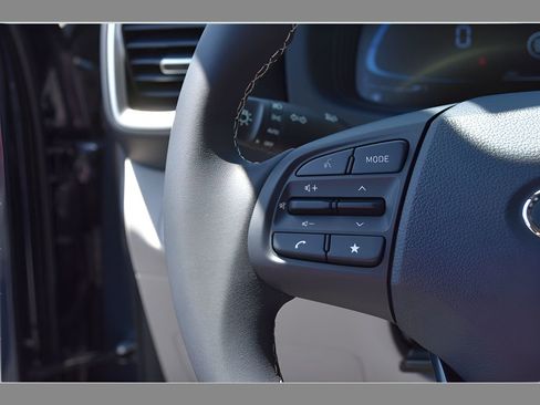 New 2025 Hyundai Venue Limited FWD image 19