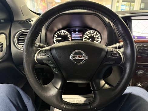 Used 2020 Nissan Pathfinder Platinum image 13