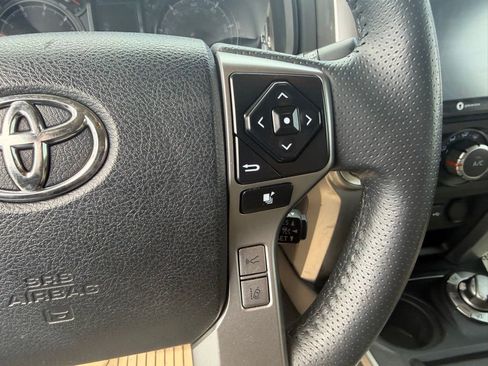 Used 2022 Toyota 4Runner SR5 Premium AWD/4WD image 10