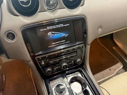 Used 2014 Jaguar XJ L Portfolio RWD image 15