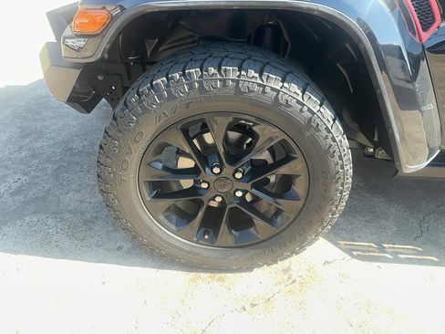 Used 2021 Jeep Gladiator Overland image 9