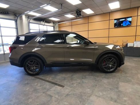 New 2026 Ford Explorer ST-Line image 8