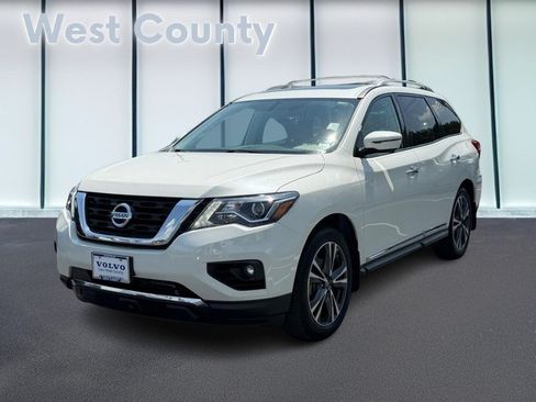 Used 2018 Nissan Pathfinder Platinum FWD image 9