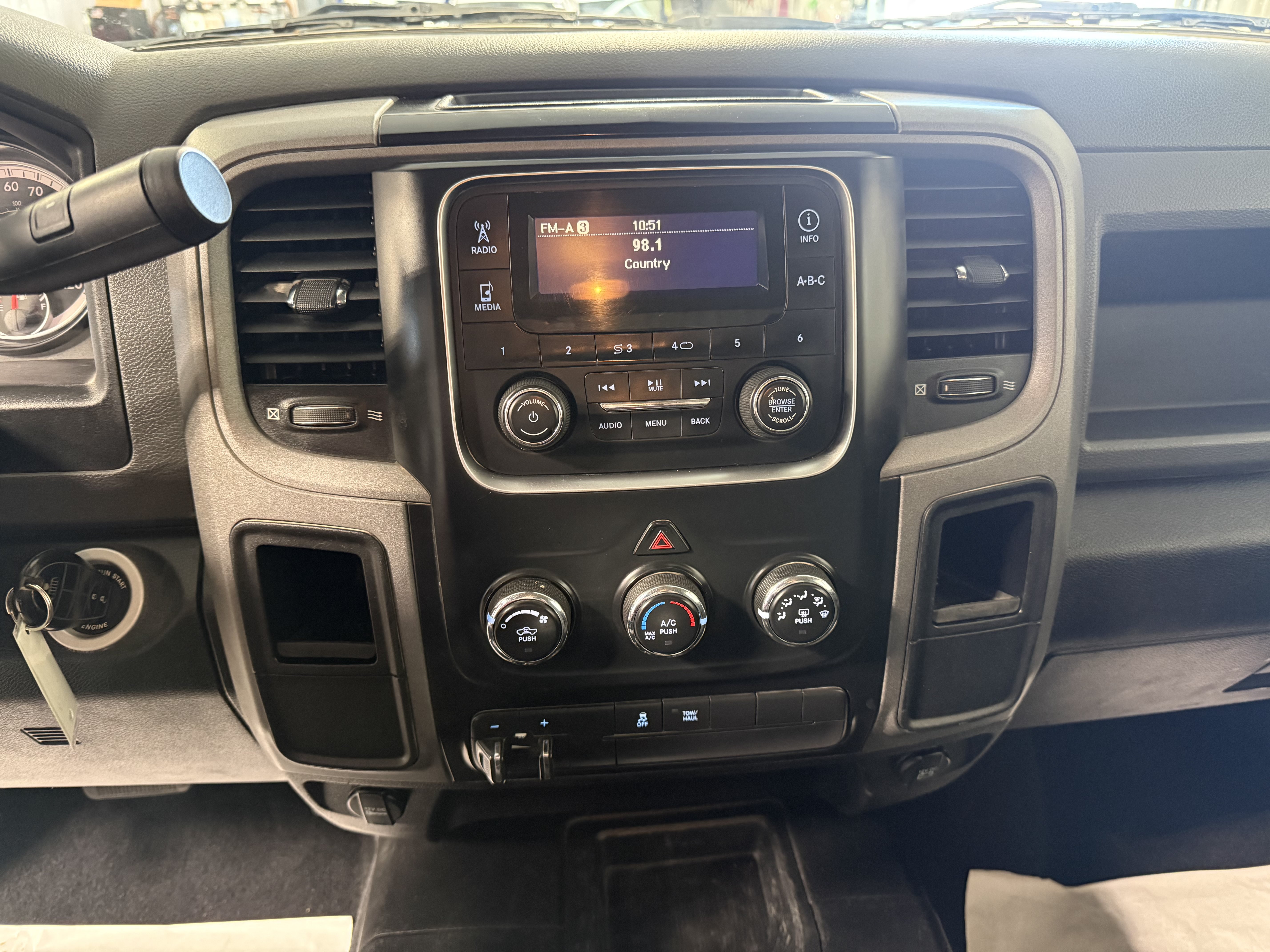 Used 2017 RAM 2500 Tradesman w/ Chrome Appearance Group AWD/4WD image 17