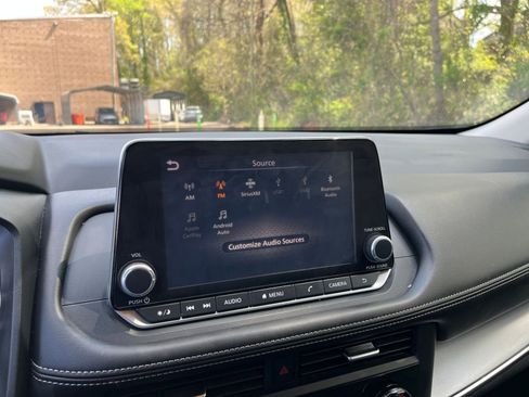 Used 2025 Nissan Rogue SV image 20