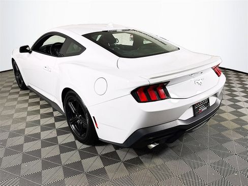 Used 2024 Ford Mustang Premium image 5