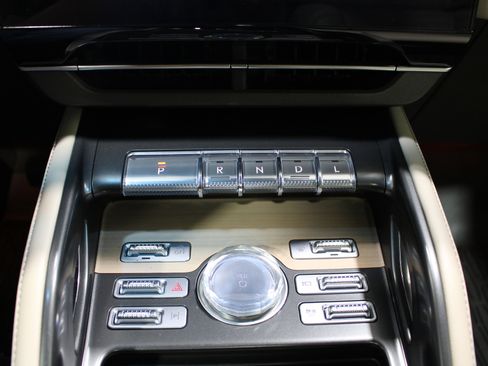 Used 2024 Lincoln Nautilus Reserve w/ Equipment Group 203A AWD/4WD image 16