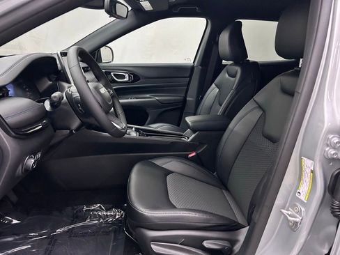 New 2026 Jeep Compass Latitude image 12