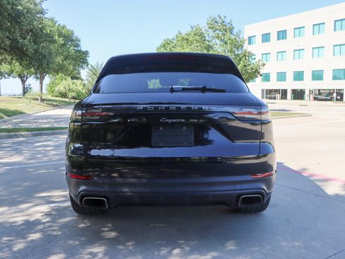 Used 2020 Porsche Cayenne AWD/4WD image 6