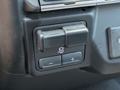 Used 2021 Chevrolet Silverado 1500 RST w/ Bed Protection Package AWD/4WD image 27
