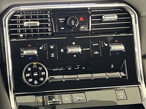 New 2025 Nissan Armada SL w/ Captain's Chari Seat Package image 19