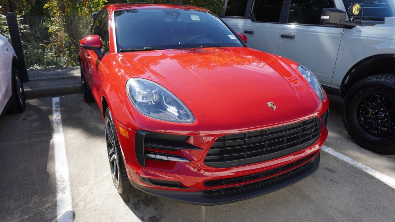 Used 2020 Porsche Macan AWD/4WD image 2