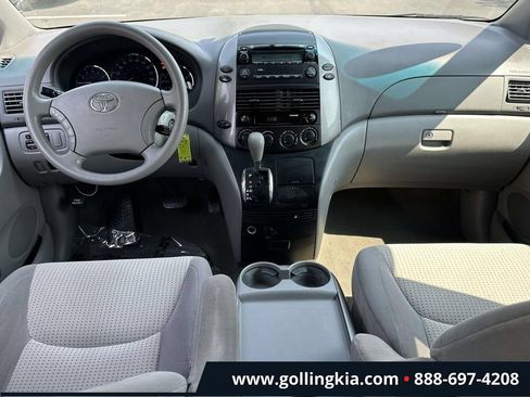 Used 2009 Toyota Sienna CE FWD image 12
