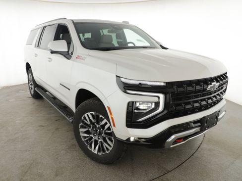 Used 2025 Chevrolet Suburban Z71 w/ Comfort Package image 10