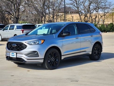 Used 2024 Ford Edge SE w/ Black Appearance Package image 3