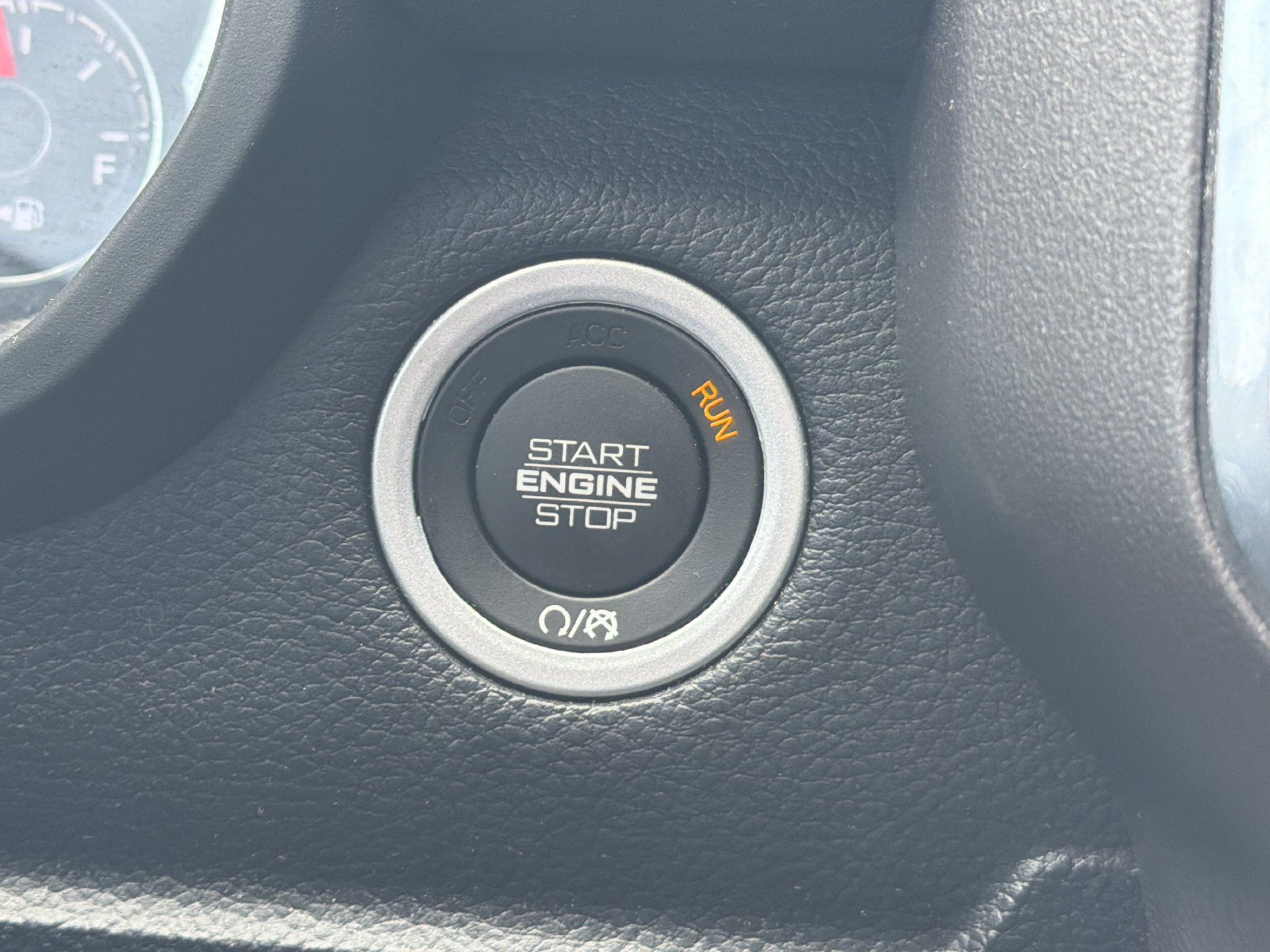 Used 2023 RAM 1500 Laramie AWD/4WD image 32