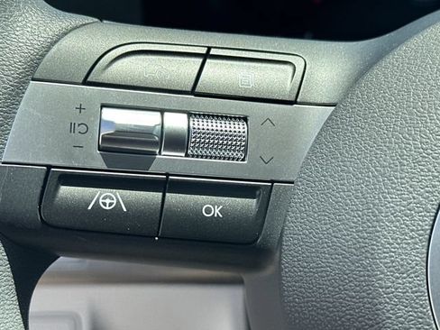 Certified 2025 Hyundai Kona SE FWD image 22