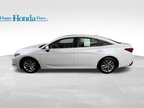 Used 2019 Toyota Avalon XLE image 7