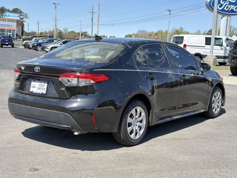 Used 2022 Toyota Corolla LE image 25