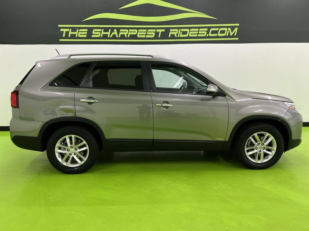 Used 2015 Kia Sorento LX AWD/4WD image 11