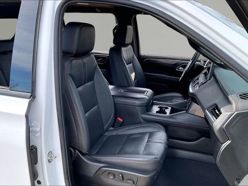 Used 2024 Chevrolet Suburban RST image 20