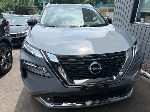 Used 2022 Nissan Rogue Platinum w/ Head-Up Display Package AWD/4WD image 2
