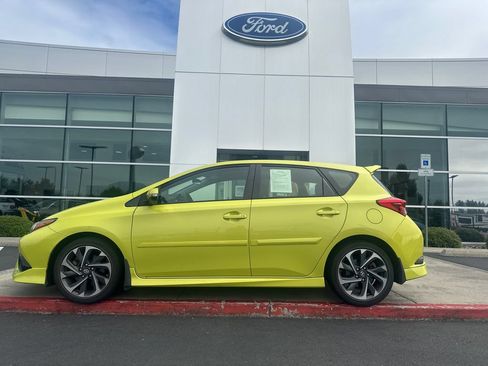 Used 2016 Scion iM FWD image 1