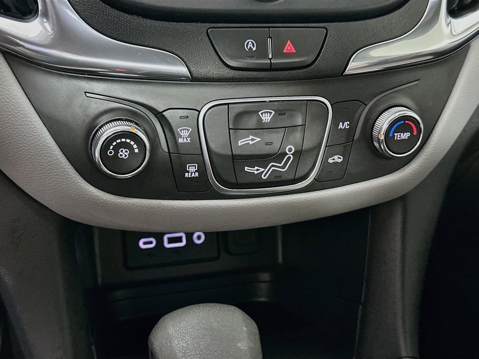 Used 2024 Chevrolet Equinox LS w/ LS Convenience Package FWD image 23