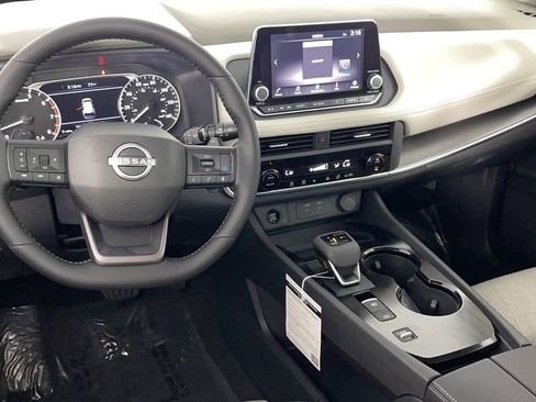 New 2025 Nissan Rogue SV image 15