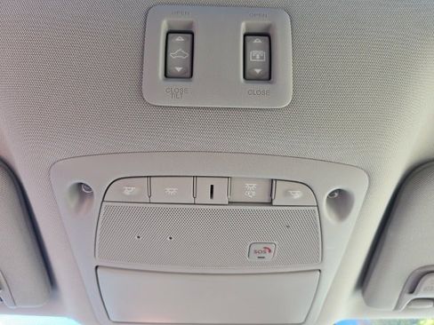 Used 2022 Nissan Murano Platinum w/ Cargo Package image 17