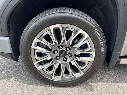 Used 2023 GMC Sierra 1500 Denali Ultimate AWD/4WD image 10