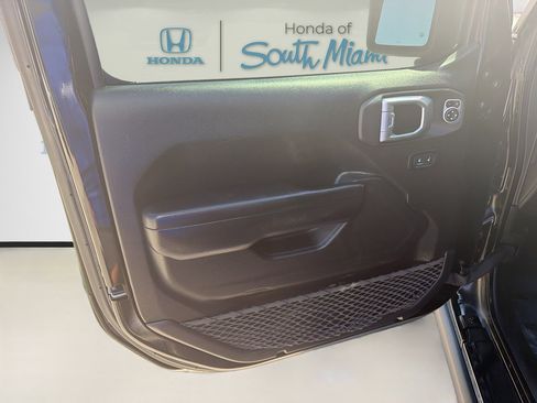 Used 2021 Jeep Wrangler Unlimited Sport image 19