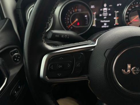 Used 2018 Jeep Wrangler Unlimited Sahara image 26