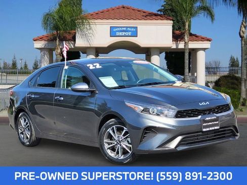 Certified 2022 Kia Forte LXS image 1