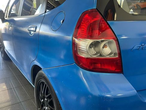 Used 2007 Honda Fit - (VALUE TRADE - AS IS - MECHA image 12