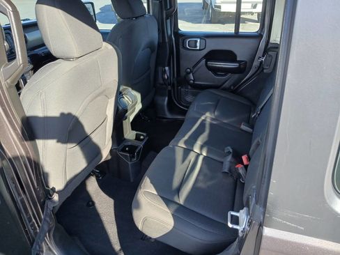 Used 2019 Jeep Wrangler Unlimited Sport image 5