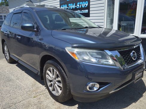 Used 2015 Nissan Pathfinder SV w/ Trailer Tow Package AWD/4WD image 7