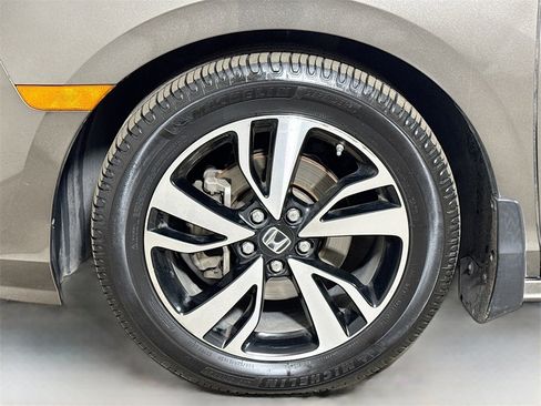 Used 2018 Honda Odyssey Elite image 32