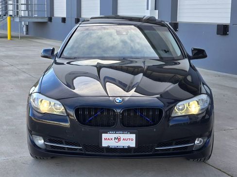 Used 2011 BMW 528i 528i Sedan 4D image 3