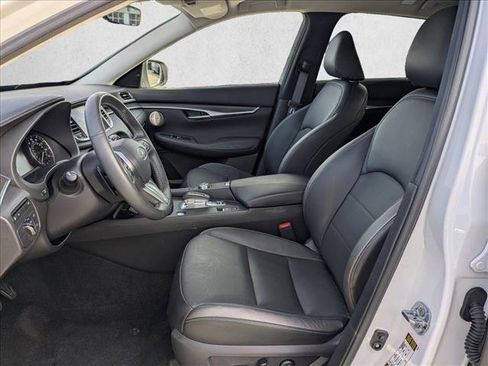 Certified 2025 INFINITI QX50 Luxe image 16