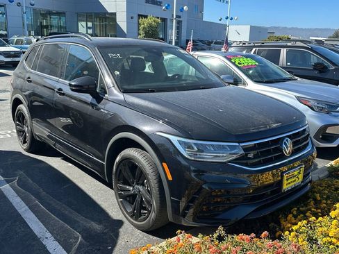 Used 2023 Volkswagen Tiguan SE R-Line FWD image 2