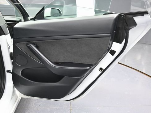 Used 2023 Tesla Model 3 Standard Range image 41