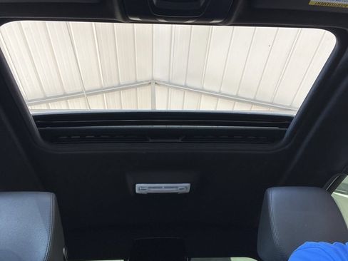 Used 2018 BMW 330e RWD image 11