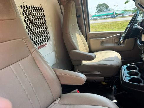 Used 2019 Chevrolet Express 2500 w/ Communications Package RWD image 11